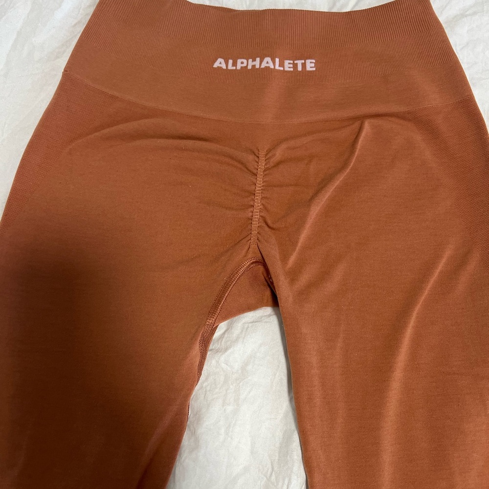Great condition original alphalete leggings size small